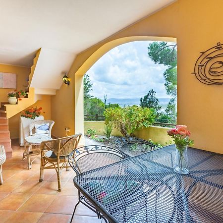 Aetos Home With Shared Swimming Pool - Porto Pino Hill Екстер'єр фото