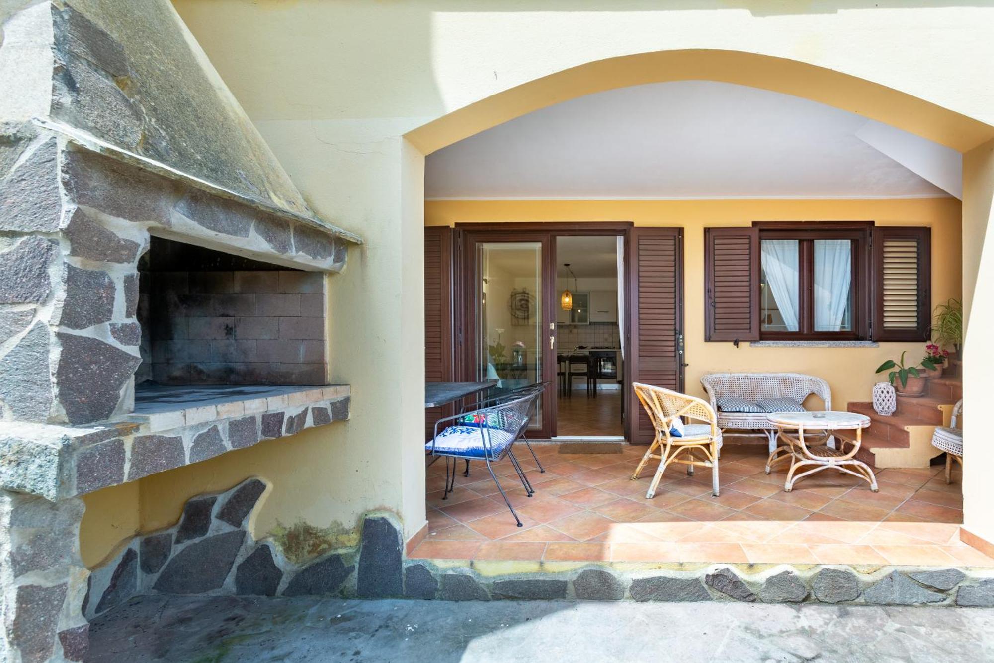 Aetos Home With Shared Swimming Pool - Porto Pino Hill Екстер'єр фото
